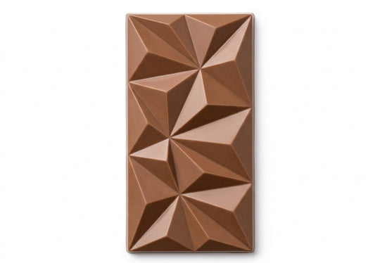 Benjamissimo sokeriton luomu hasselpähkinäpralinesuklaapatonni, jossa geometrinen pyramidikuviointi