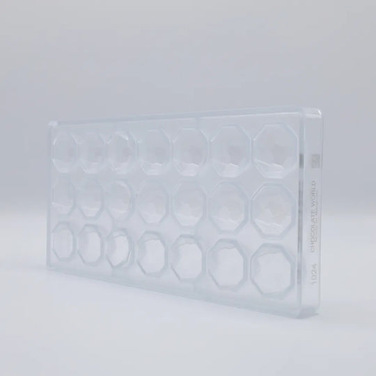 Plastform för 18 diamantpraliner modell 1024