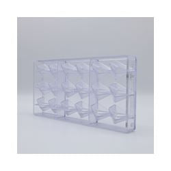 Transparent plastform för 18 diamantpraliner med 3x6-layout