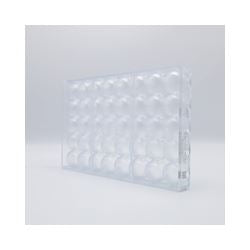 Transparent pralinform med 21 kupolformade kavitetter