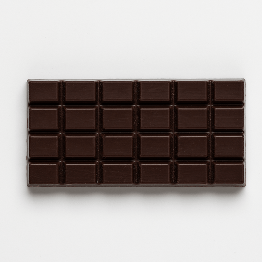 Avattu Callebaut 811 tumman suklaapatu segmentoidulla ruudulla