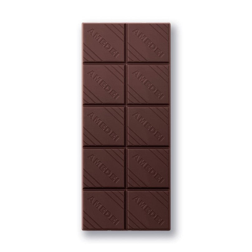 Chokladshopen Amedei Toscano Black 90% mörk chokladkaka med präglad logotyp och elegant rutmönster