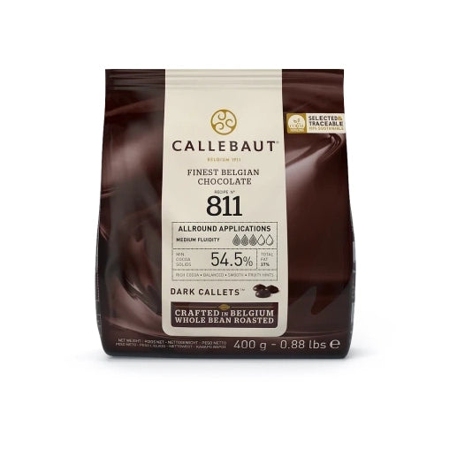 Chokladshopen Callebaut 811 mörk chokladcouvertyr 54,5% i 400g påse med chokladpellets för bakning och praliner.