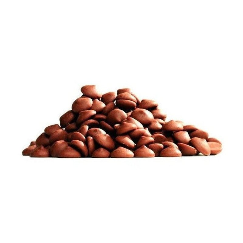 Chokladshopen Callebaut 823 mjölkchoklad i form av små chokladknappar med 33,6% kakaohalt för bakning och desserter.