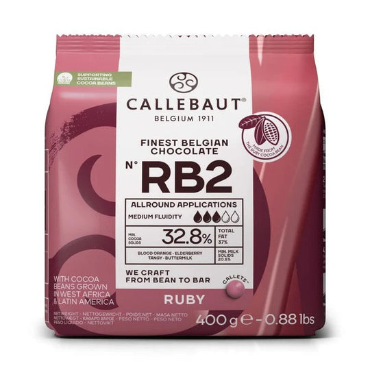 Chokladshopen Callebaut RB2 Ruby choklad i 400g påse med rosa färg och fruktig smak för bakning och desserter.