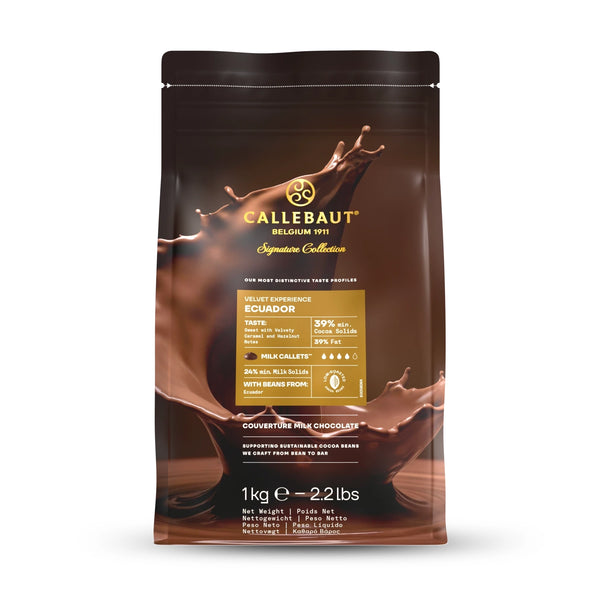 Chokladshopen Callebaut Velvet Ecuador 39% mjölkchoklad i 1kg påse med stänkande chokladmotiv.