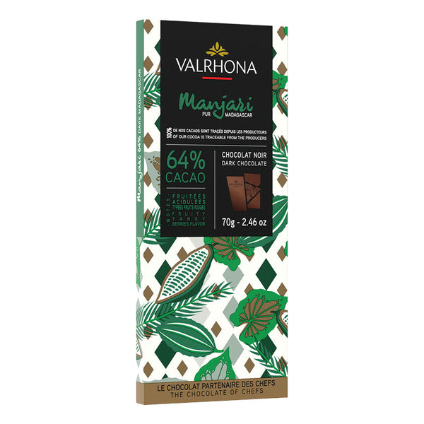 Chokladshopen Valrhona Manjari 64% mörk chokladkaka med smak av röda bär i dekorativt mönstrat pappersomslag